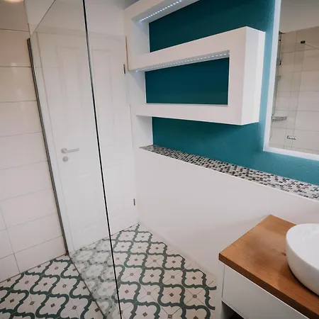 Soonwald Mit Garten & Hot Tube 施特龙贝格