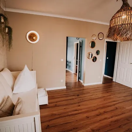 Soonwald Mit Garten & Hot Tube