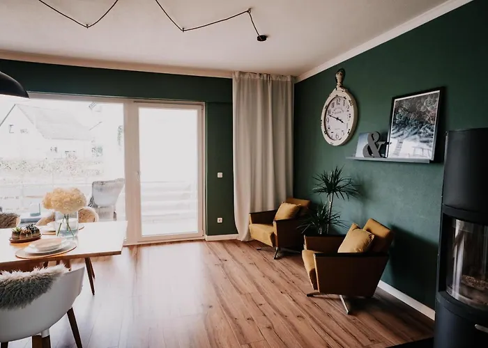 דירה Soonwald Mit Garten & Hot Tube סטרומברג