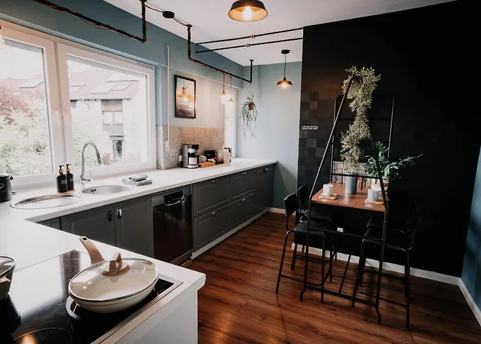 דירה Soonwald Mit Garten & Hot Tube סטרומברג