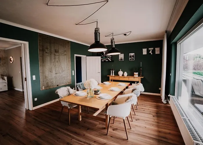 דירה Soonwald Mit Garten & Hot Tube סטרומברג